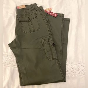 NWT Green cargo pants